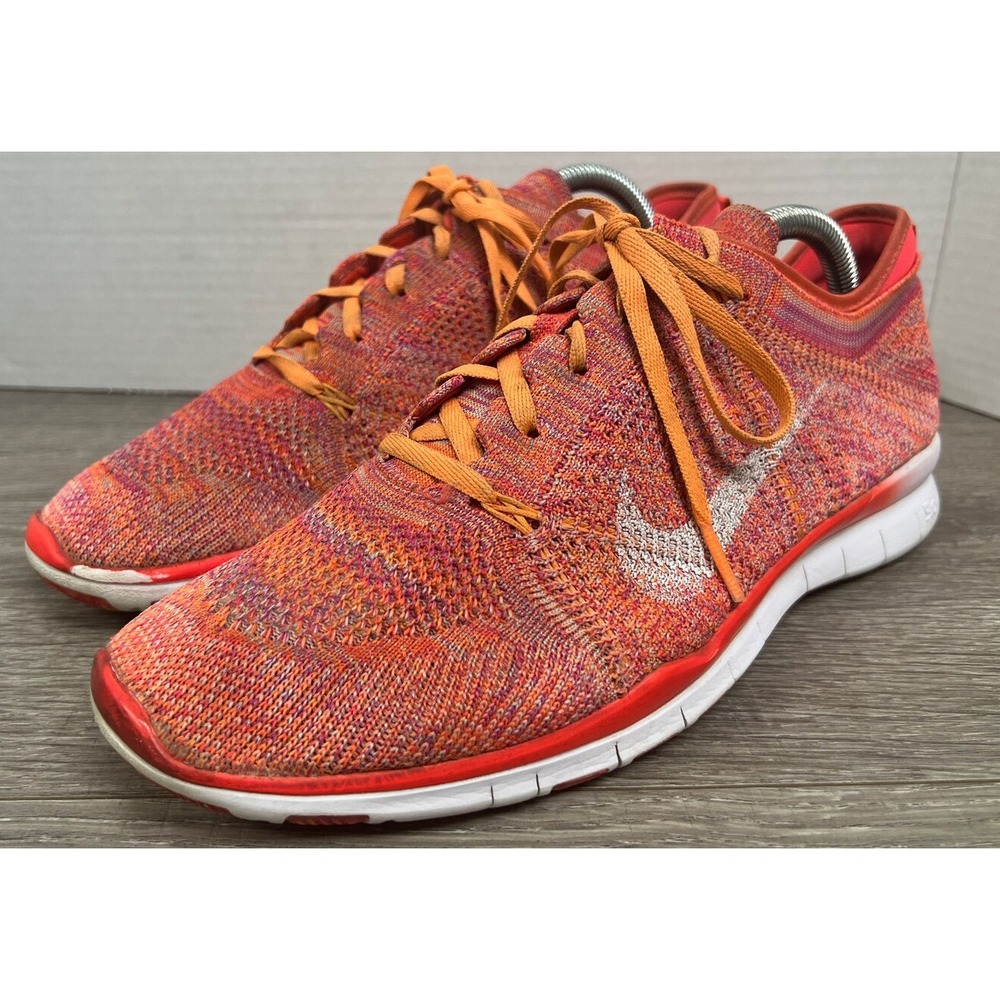 Nike TR Flyknit Womens US 9.5 Bright Crimson 718785-600 Athletic Running Shoe